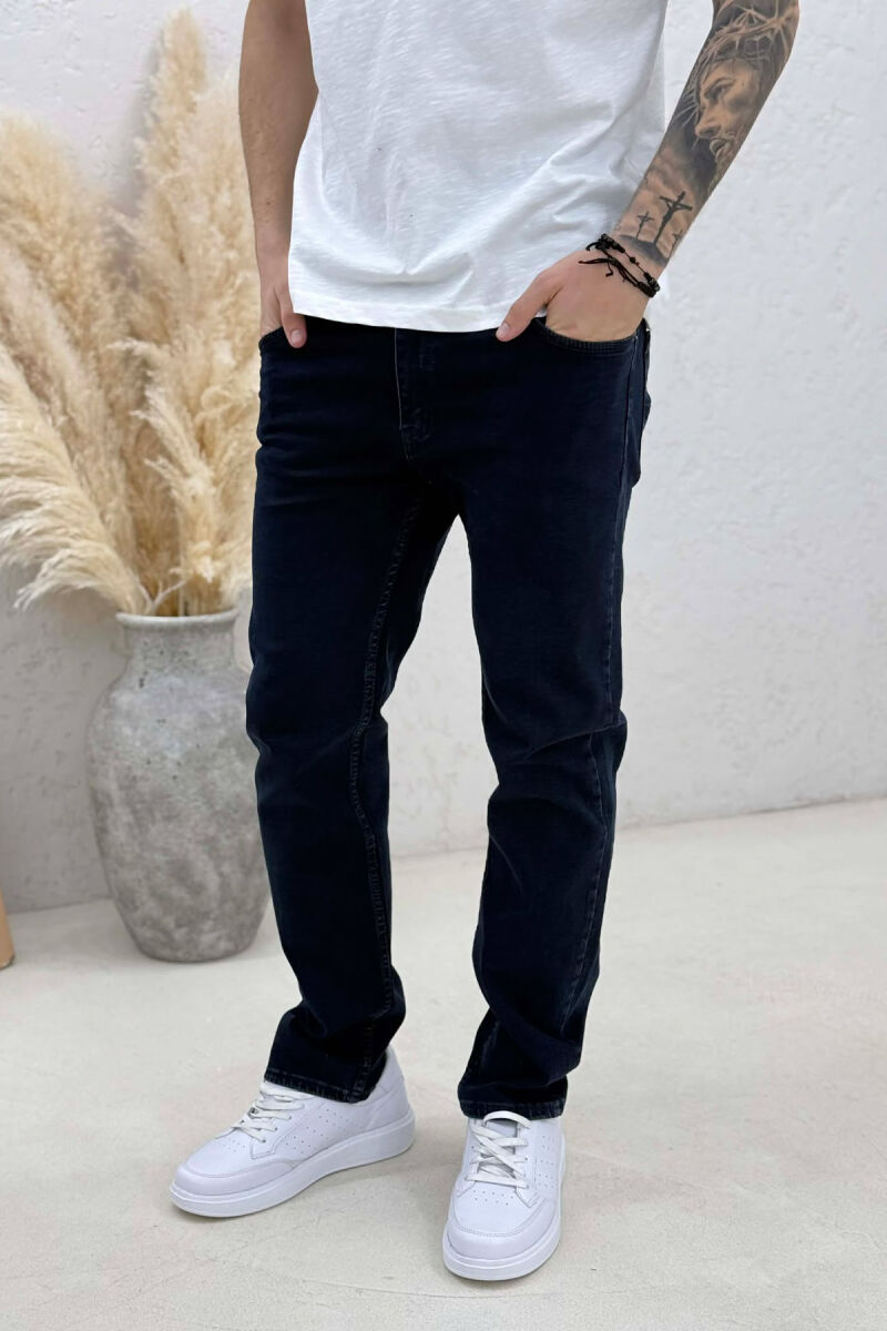 ONE COLOR STRETCHY MEN JEANS DARK BLUE/BEE - 6