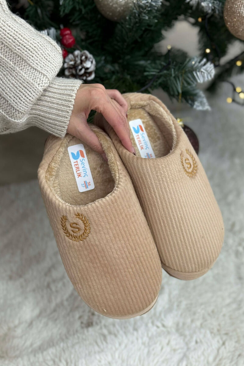 ONE COLOR TEDDY LINED WOMEN SLIPPERS BEIGE/BEZHE - 4