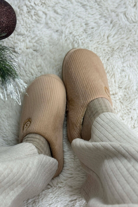 ONE COLOR TEDDY LINED WOMEN SLIPPERS BEIGE/BEZHE - 5