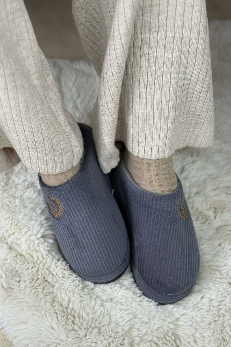 ONE COLOR TEDDY LINED WOMEN SLIPPERS GREY/GRI - 3