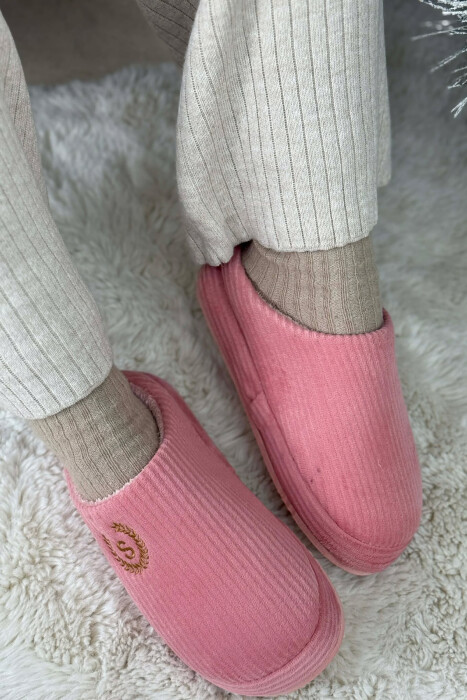 ONE COLOR TEDDY LINED WOMEN SLIPPERS PINK/ROZE - 3