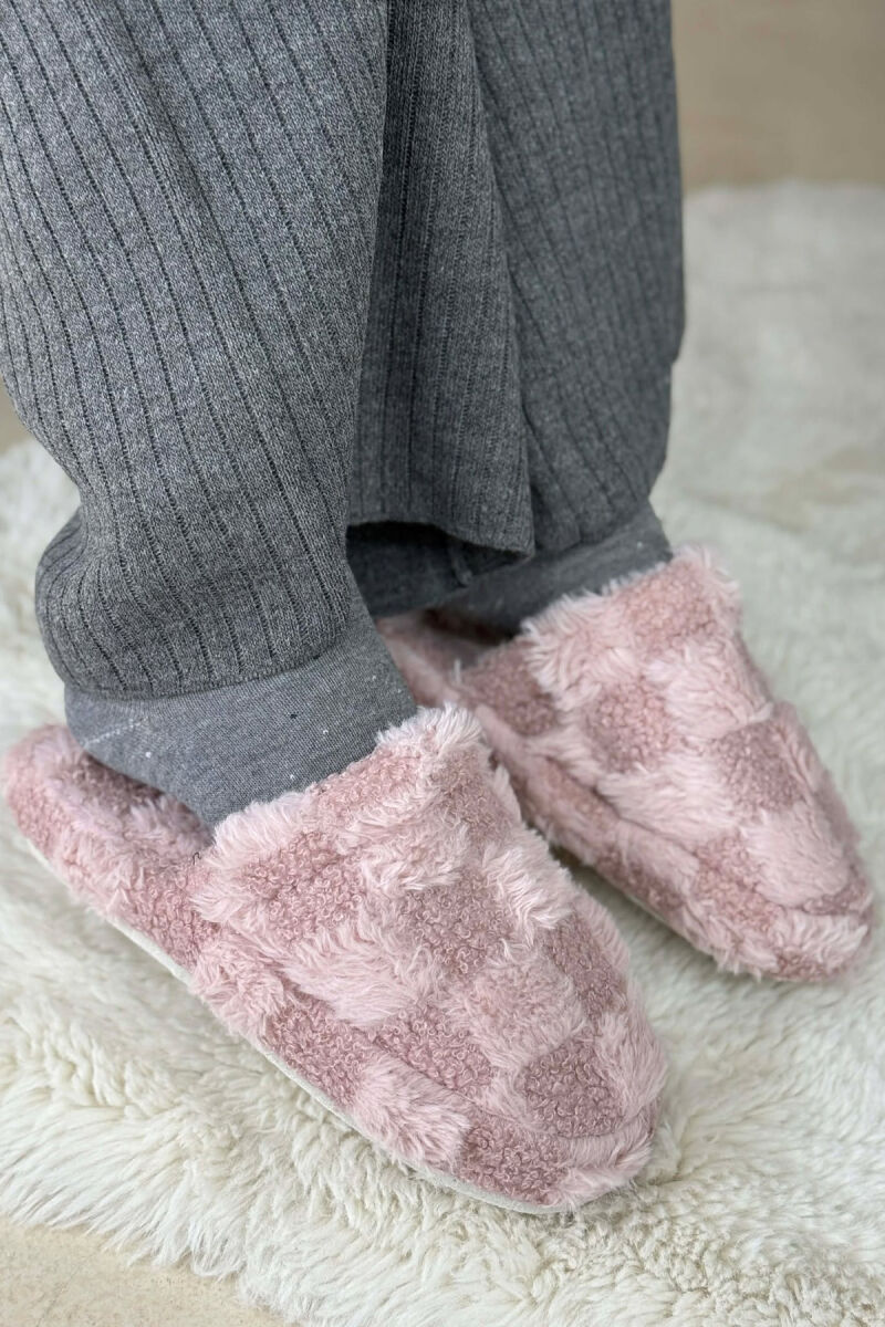 ONE COLOR TEDDY SQUARES WOMEN SLIPPERS POWDER/PUDER - 1