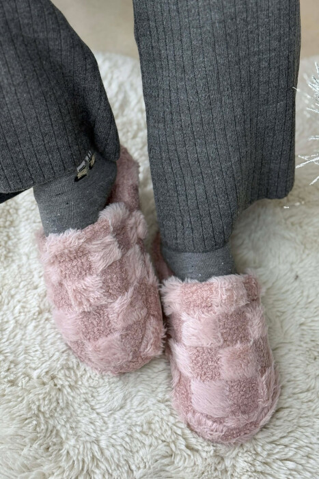 ONE COLOR TEDDY SQUARES WOMEN SLIPPERS POWDER/PUDER - 3