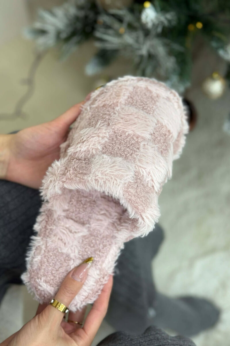 ONE COLOR TEDDY SQUARES WOMEN SLIPPERS POWDER/PUDER - 4