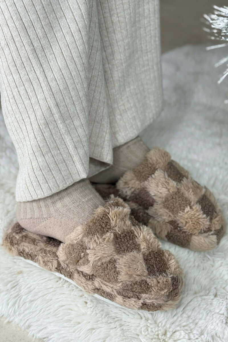 ONE COLOR TEDDY SQUARES WOMEN SLIPPERS BEIGE/BEZHE - 1