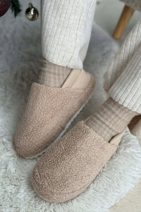ONE COLOR TEDDY WOMEN SLIPPERS DARK BEIGE/BEZHE ERRET - KLAUDIO FASHION