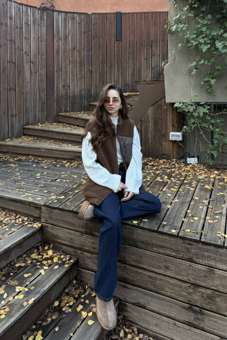 JELEK PELLUSH NJË NGJYRËSH ME ZINXHIR PËR FEMRA NË NGJYRË KAFE - KLAUDIO FASHION