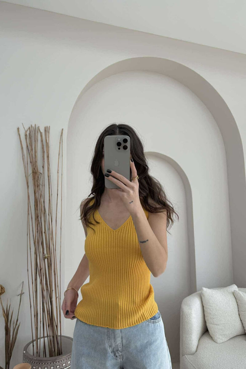 ONE COLOR THIN STRAPS WOMEN TANK TOP MUSTARD/MUSTARDE - 3