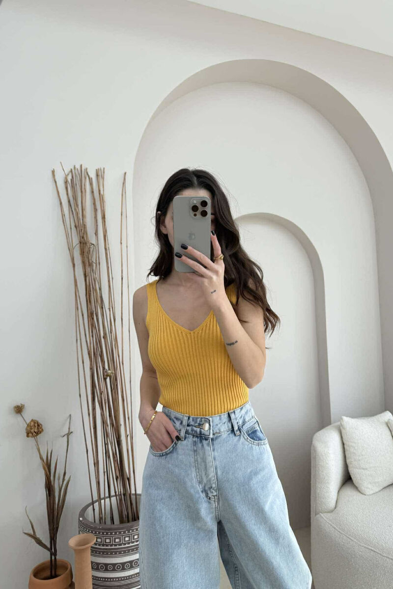 ONE COLOR THIN STRAPS WOMEN TANK TOP MUSTARD/MUSTARDE - 4