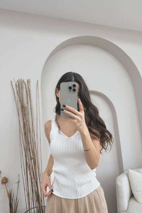 ONE COLOR THIN STRAPS WOMEN TANK TOP WHITE-E BARDHE - 2