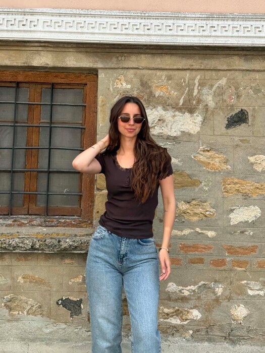 ONE COLOR TULLE DETAIL WOMAN T-SHIRT BROWN/KAFE - KLAUDIO FASHION