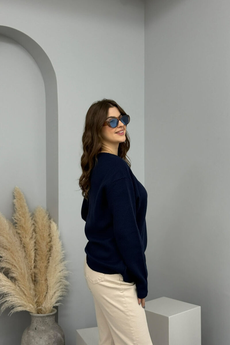 ONE COLOR TWO BUTTONS WOMEN SWEATSHIRT DARK BLUE/BEE - 2