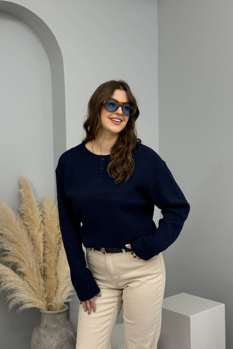 ONE COLOR TWO BUTTONS WOMEN SWEATSHIRT DARK BLUE/BEE - 4