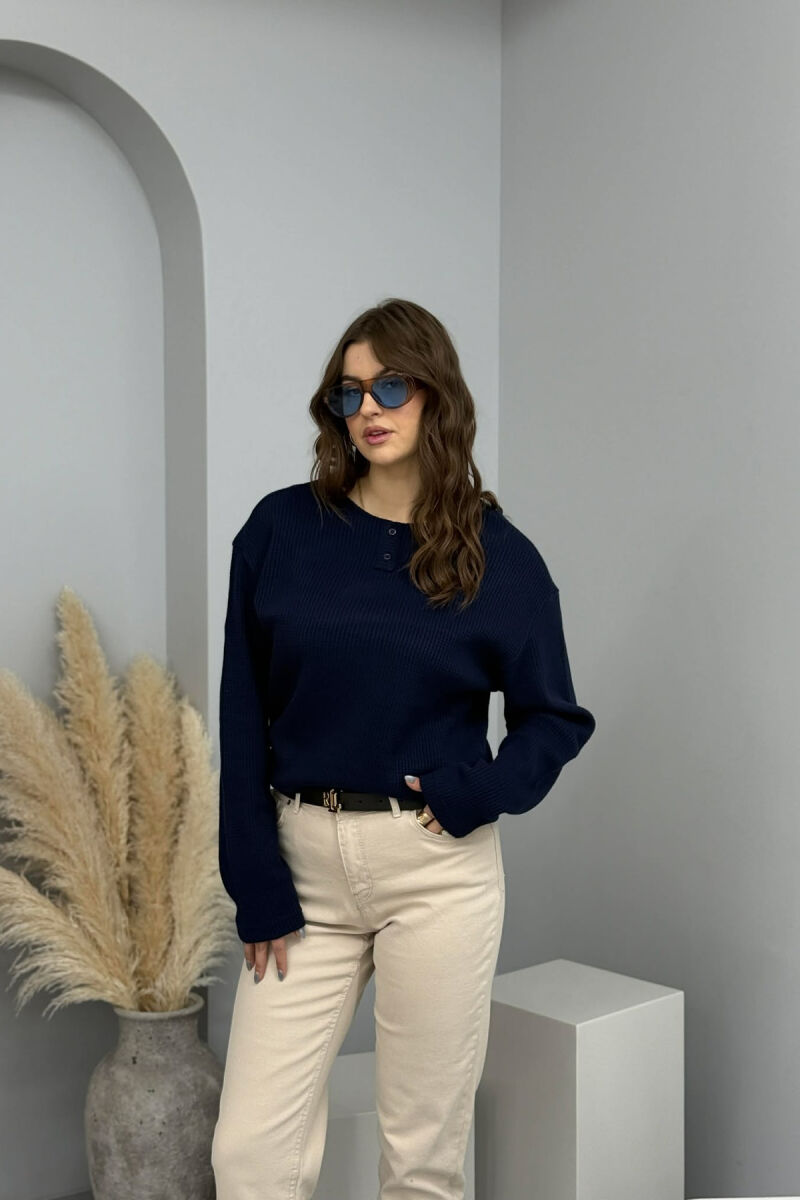 ONE COLOR TWO BUTTONS WOMEN SWEATSHIRT DARK BLUE/BEE - 6