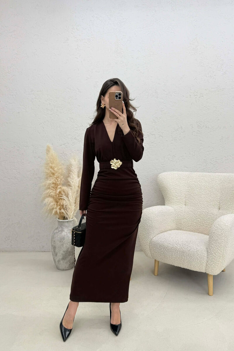 ONE COLOR V NECK GOLD DETAIL BELT LONG WOMEN DRESS DARK BROWN/KAE - 2