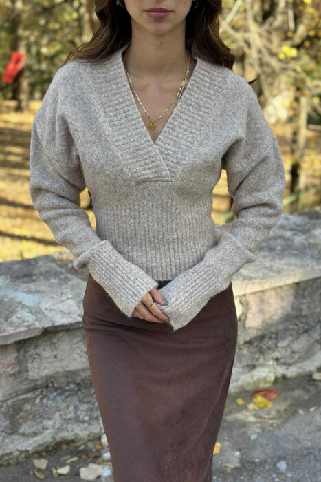 ONE COLOR V NECK SIMPLE WOMEN SWEATER BEIGE/BEZHE - 4