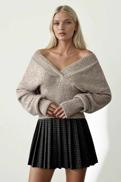 ONE COLOR V NECK SIMPLE WOMEN SWEATER BEIGE/BEZHE - 1