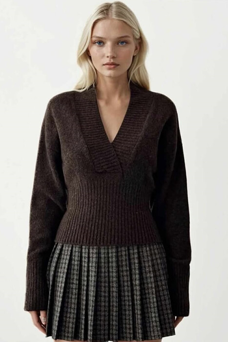 ONE COLOR V NECK SIMPLE WOMEN SWEATER DARK BROWN/KAE 