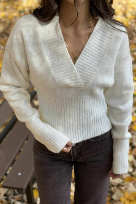 ONE COLOR V NECK SIMPLE WOMEN SWEATER WHITE-E BARDHE - 3