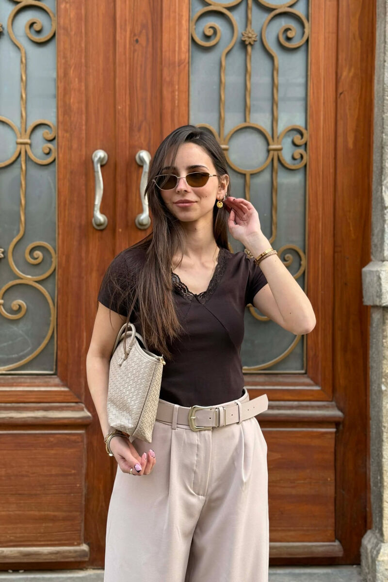 ONE COLOR V-NECK WOMAN T-SHIRT BROWN/KAFE - 1