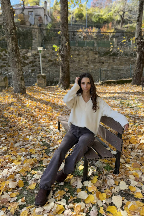 ONE COLOR V NECK WOMEN SWEATER CREAM/KREM 