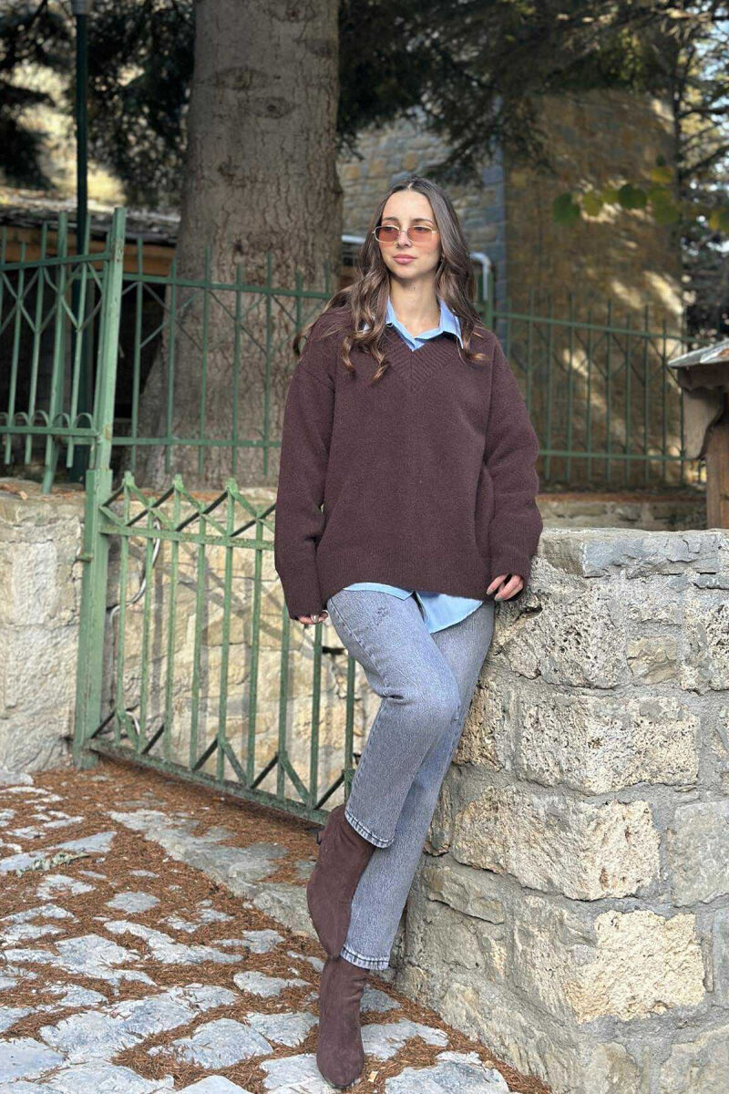 ONE COLOR V NECK WOMEN SWEATER DARK BROWN/KAE - 2