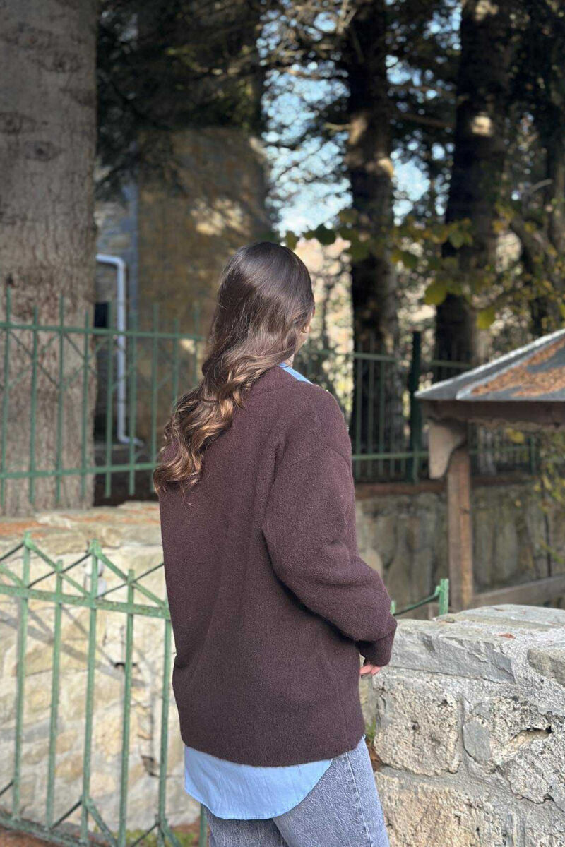 ONE COLOR V NECK WOMEN SWEATER DARK BROWN/KAE - 4