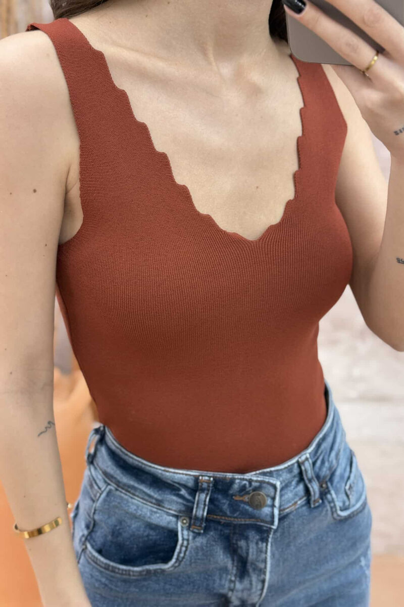 ONE COLOR V NECK WOMEN TANK TOP BROWN/KAFE - 4