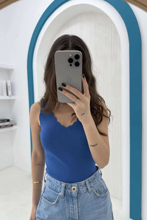 KANATJERE NJË NGJYRËSHE PËR FEMRA NË NGJYRËN BLU E ZBARDHUR 