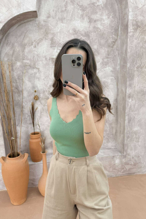 ONE COLOR V NECK WOMEN TANK TOP MINT/MENTE 