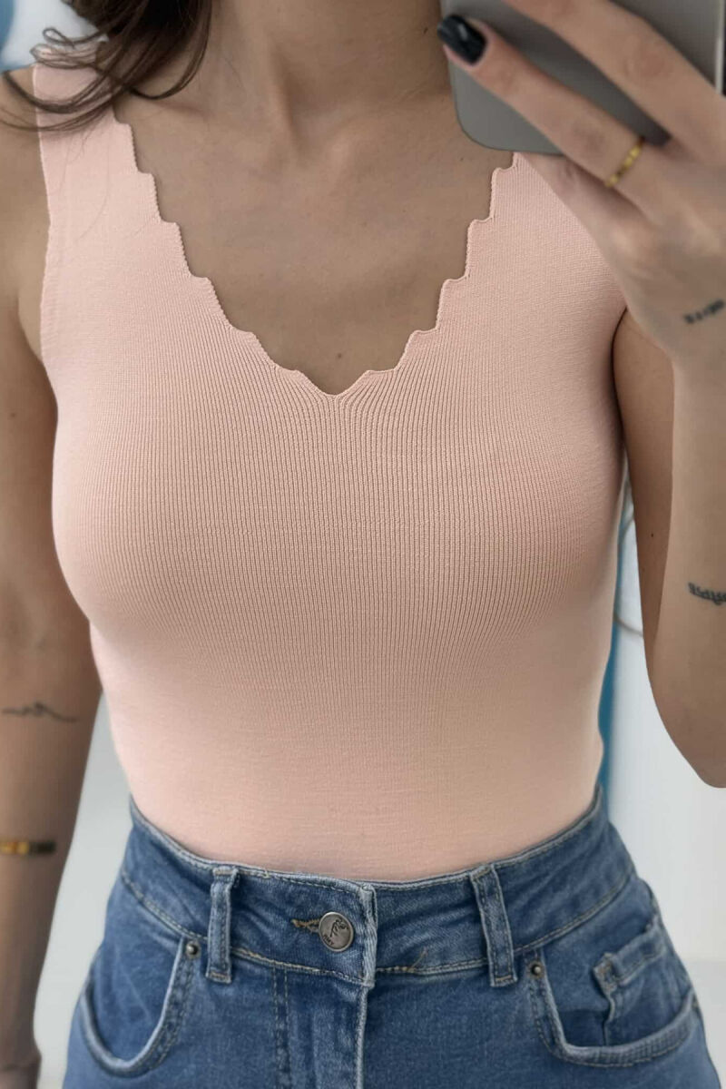 ONE COLOR V NECK WOMEN TANK TOP POWDER/PUDER - 3