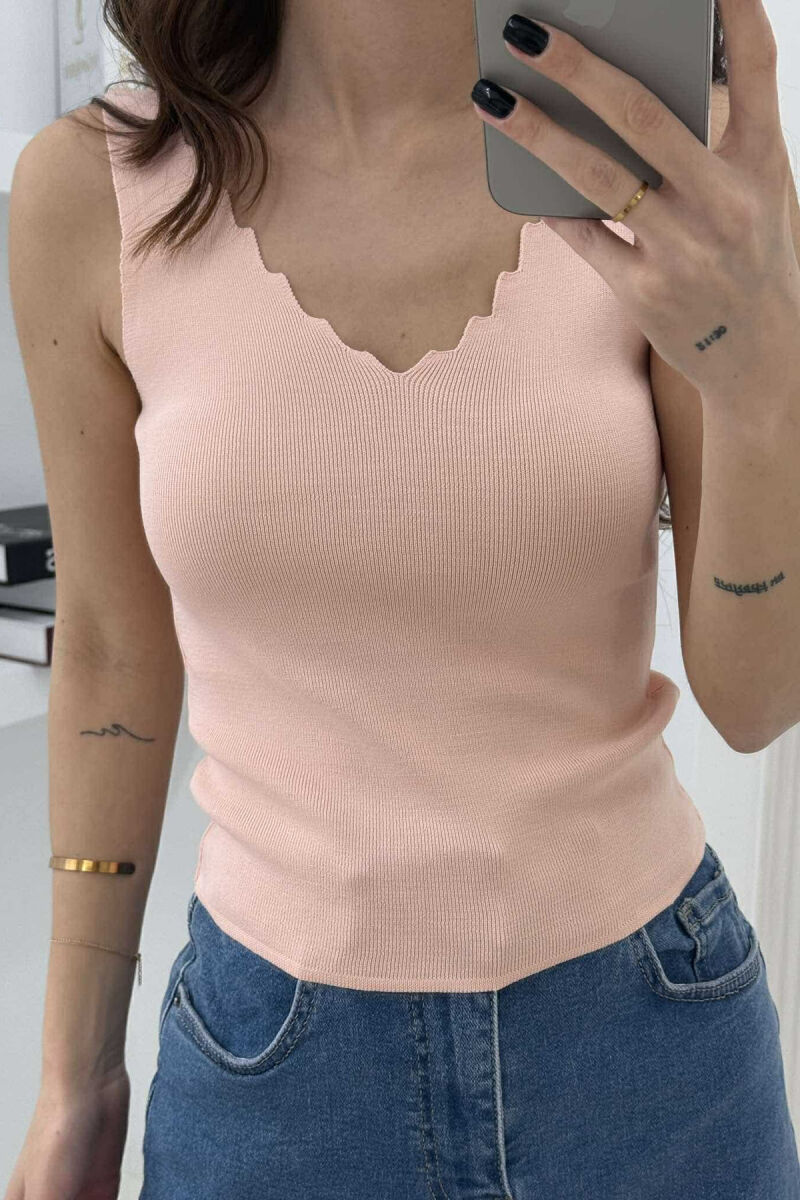 ONE COLOR V NECK WOMEN TANK TOP POWDER/PUDER - 4