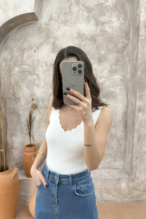 ONE COLOR V NECK WOMEN TANK TOP WHITE-E BARDHE - 3
