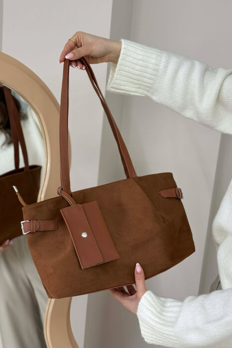 ÇANTE NJE NGJYRESHE PER FEMRA NE NGJYRE KAFE - KLAUDIO FASHION