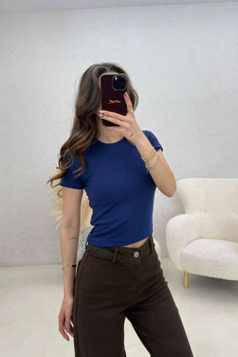 T-SHIRT NJE NGJYRESH PER FEMRA NE NGJYRE BLU 