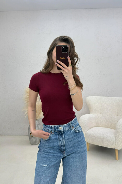 T-SHIRT NJE NGJYRESH PER FEMRA NE NGJYRE VISHNJE 