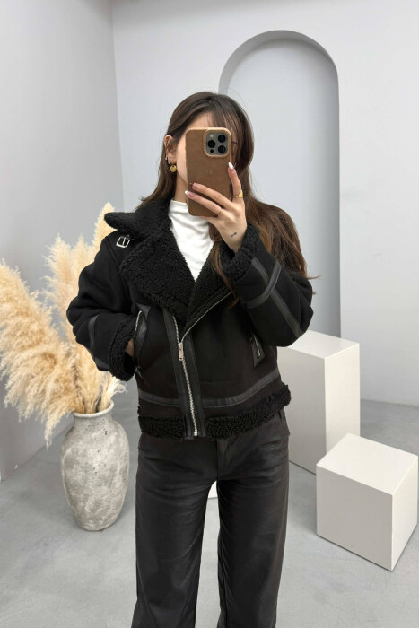 XHAKETE E THJESHTE NJE NGJYRESHE PER FEMRA NE NGJYRE TE ZEZE - KLAUDIO FASHION