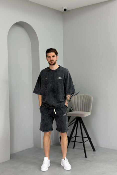 SET NJE NGJYRESH T-SHIRT ME SHKRIME + TUTA TE SHKURTRA PER MESHKUJ NE NGJYRE GRI TE ERRET - KLAUDIO FASHION