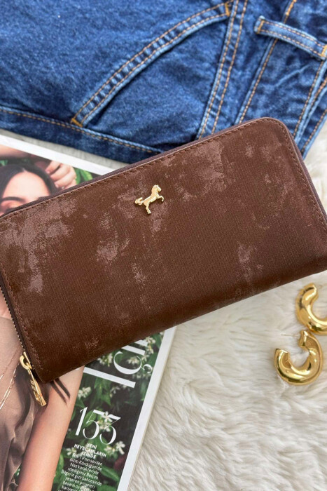 ONE COLOR ZIPPER HORSE LOGO WOMEN WALLET DARK BROWN/KAE 