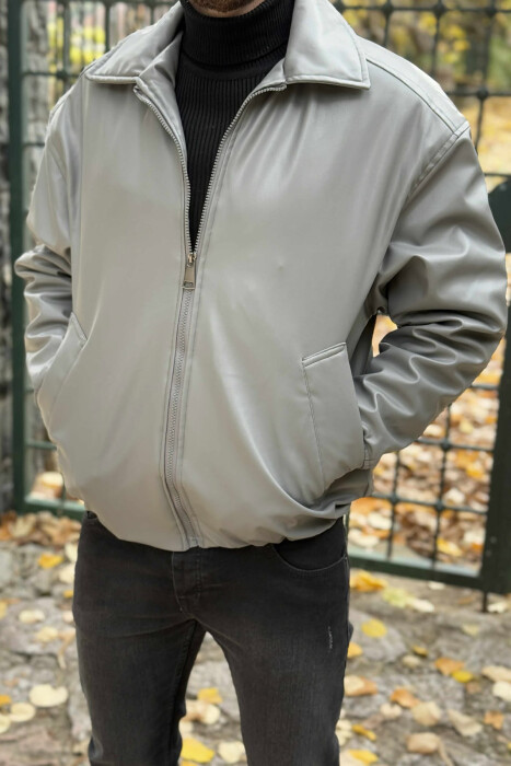 XHAKETË LËKURE NJË NGJYRËSHE ME ZINXHIR PËR MESHKUJ NË NGJYRË GRI - KLAUDIO FASHION