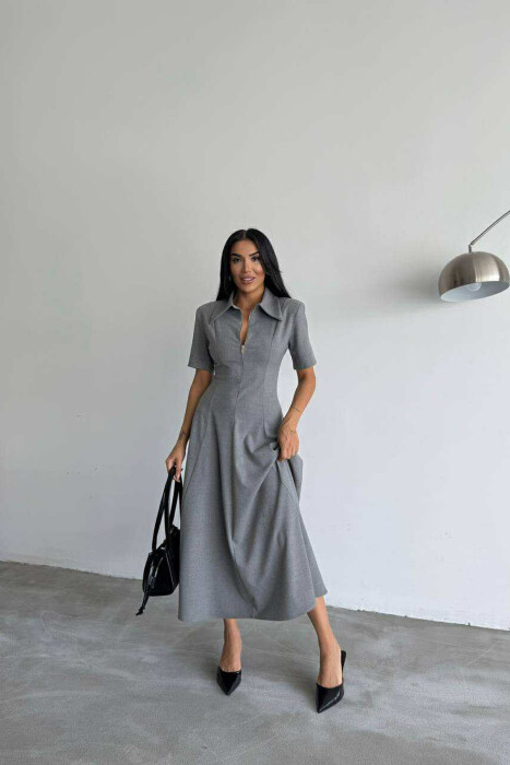 FUSTAN NJË NGJYRËSH ME JAKE ME ZINXHIR PËR FEMRA NË NGJYRËN GRI - KLAUDIO FASHION