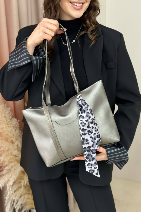 ONE COLOR ZIPPER SCARF DETAIL WOMEN BAG GREY/GRI - KLAUDIO FASHION