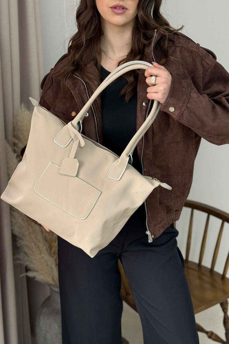 ÇANTE NJE NGJYRESHE ME ZINXHIR PER FEMRA NE NGJYRE BEZHE - 4