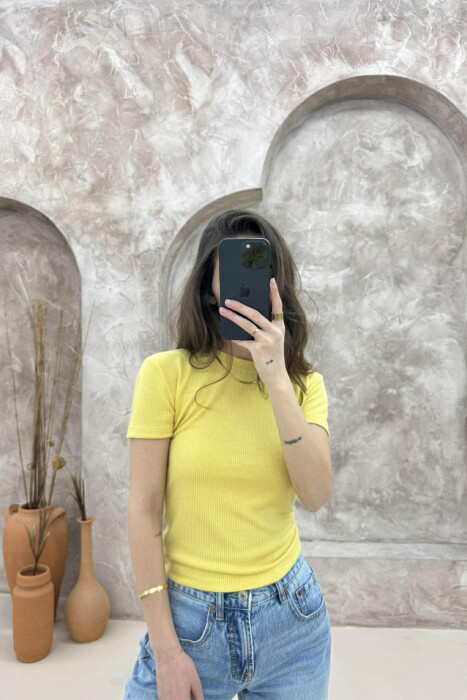 ONE COLOUR SIMPLE WOMAN T-SHIRT YELLOW/E VERDHE 