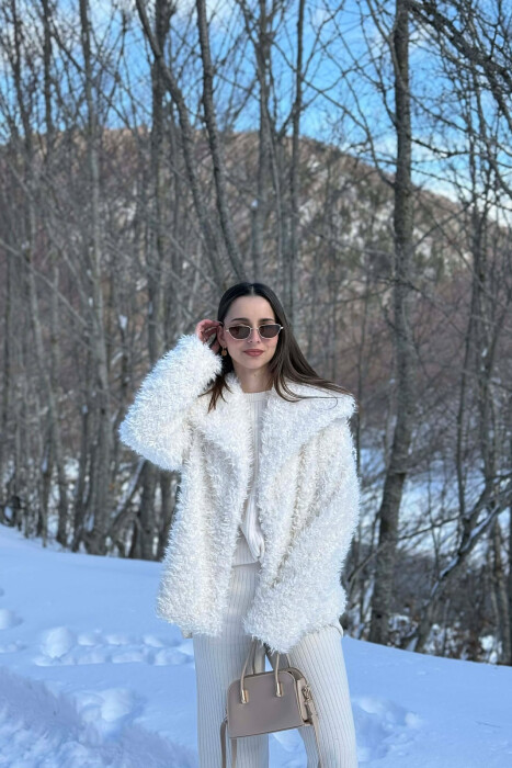 ONE COLOR CURLY FAUX FUR WOMAN COAT WHITE-E BARDHE - KLAUDIO FASHION