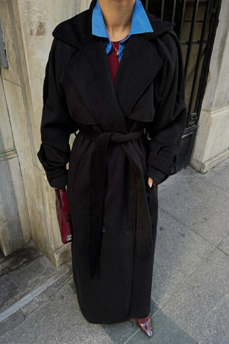 PALLTO OVERSIZE E GJATE NJE NGJYRESHE PER FEMRA NE NGJYRE TE ZEZE - 3