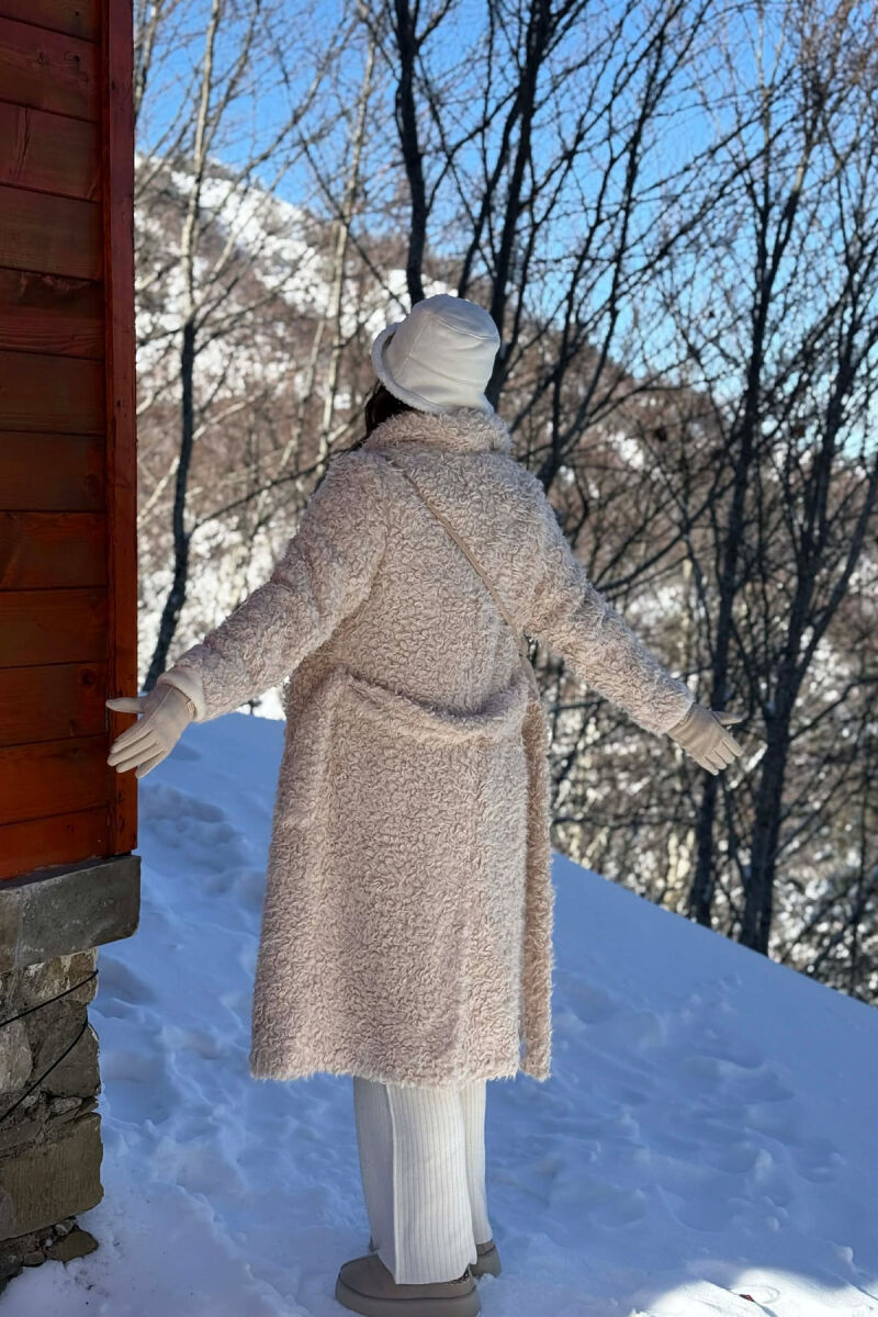 PALLTO E GJATE PELLUSHI ME DETAJIN E RRIPIT PER FEMRA NE NGJYRE KREM - 4