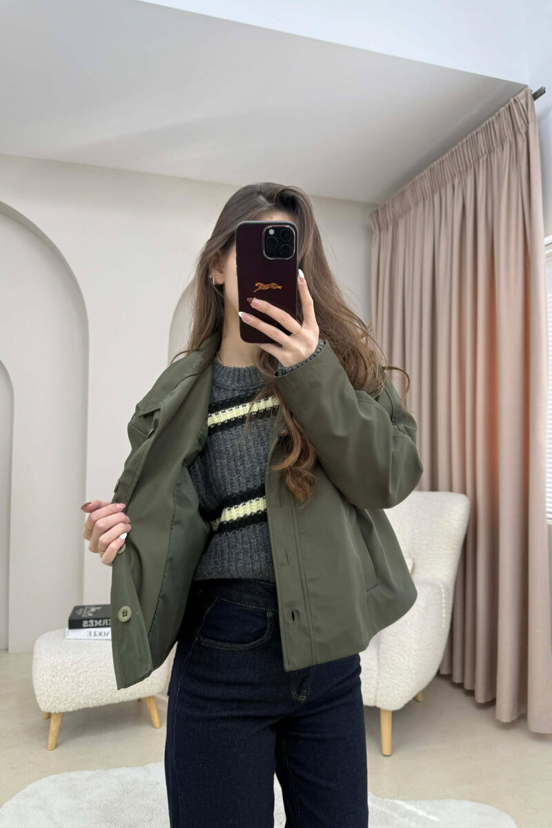 PALLTO E SHKURTER NJE NGJYRESHE ME BUTONA PER FEMRA NE NGJYRE JESHILE - 4