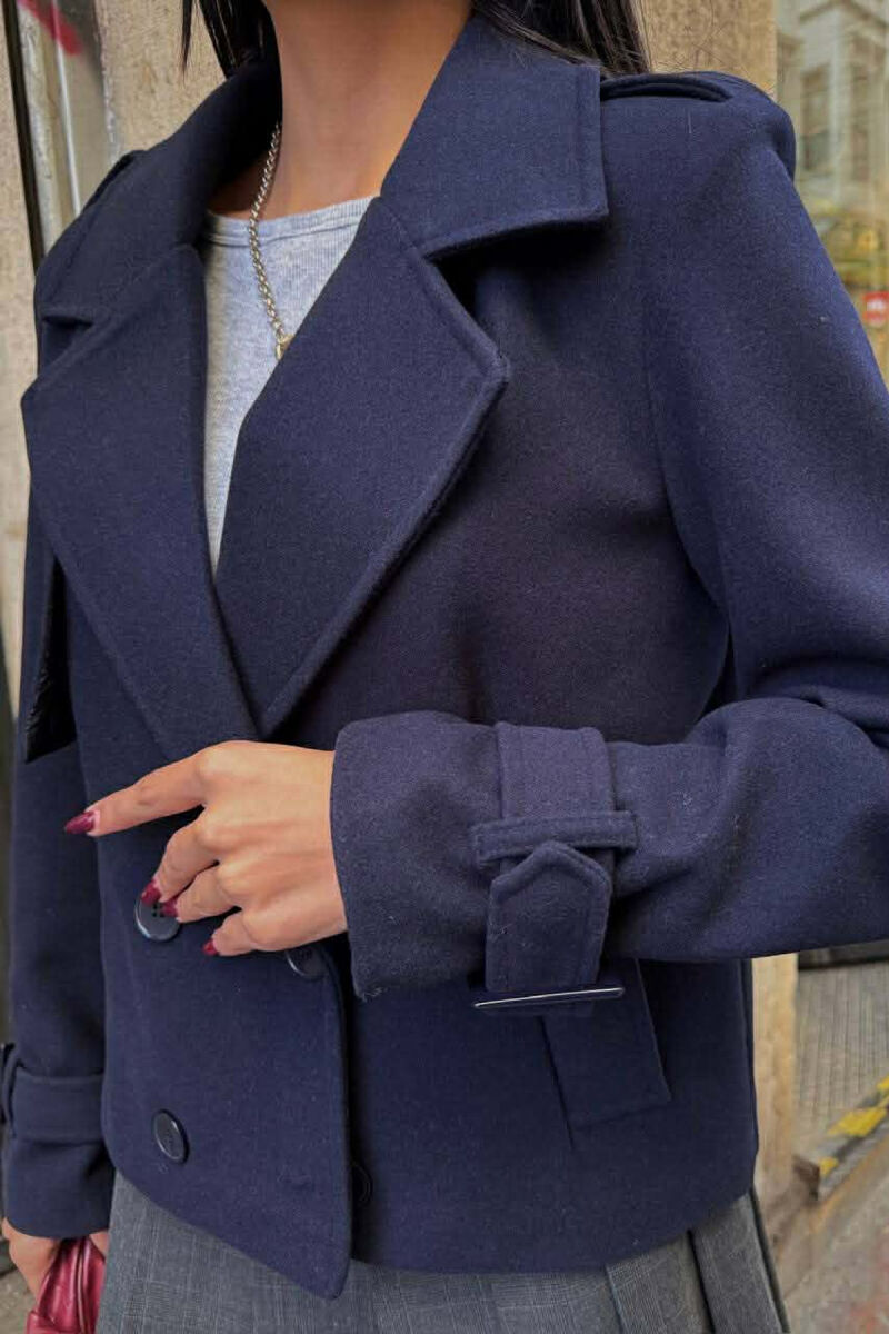 PALLTO E SHKURTER NJE NGJYRESHE PER FEMRA NE NGJYRE BLU TE ERRET - 3