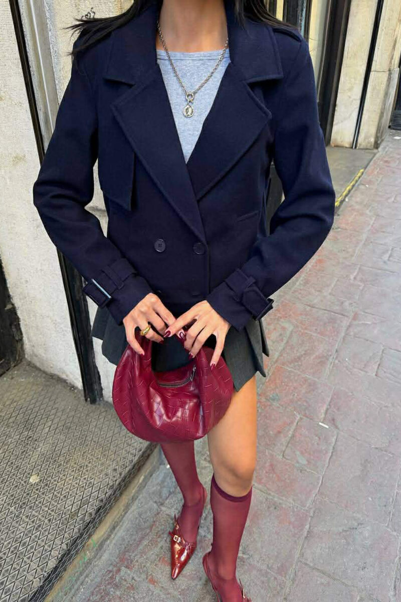 PALLTO E SHKURTER NJE NGJYRESHE PER FEMRA NE NGJYRE BLU TE ERRET - 5